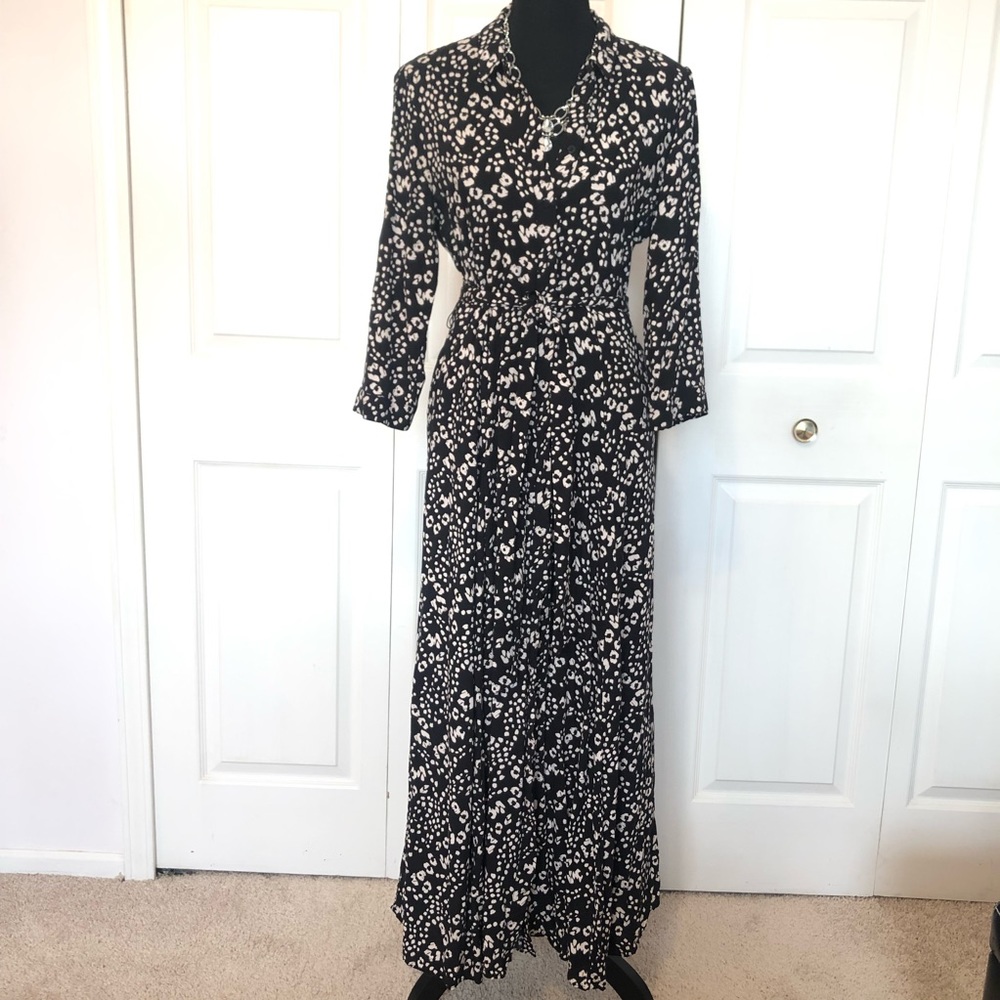 Zara “The Marilyn” women’s black and white maxi shirt dress.